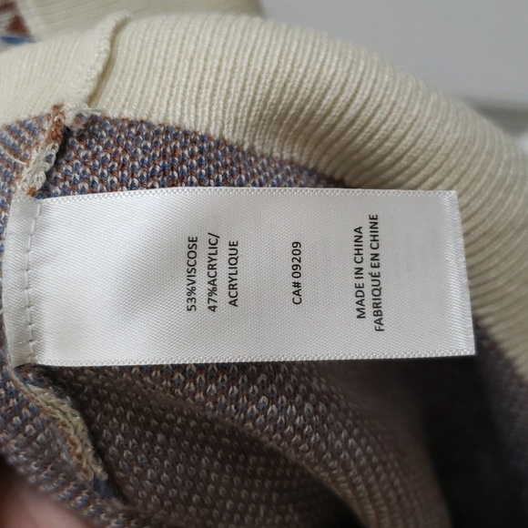 Cleo sweater top NWT - Picture 5 of 5